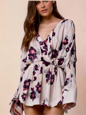 FP Tuscan Dreams Tunic White Floral Sz L Poet Sleeves Boho Festival Peasant